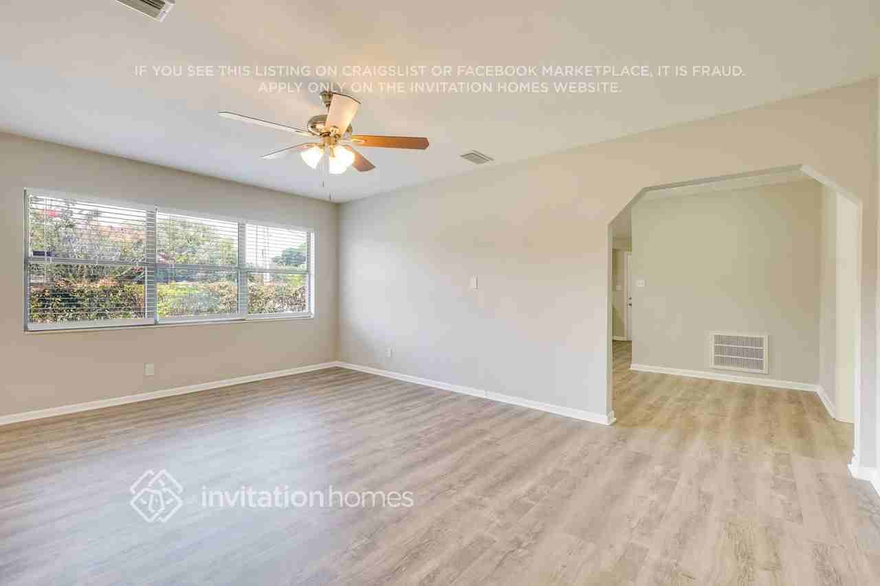 6330 Maney Dr S - Photo 7 of 30