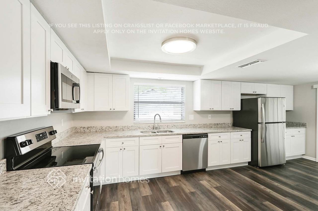 8737 Andros Ln - Photo 7 of 30