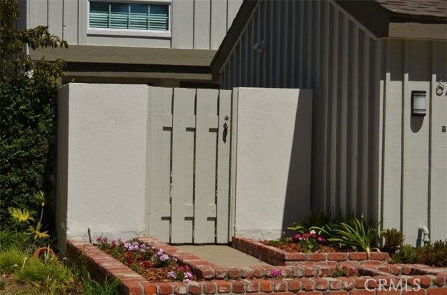 64 Oak Tree Ln - Photo 2 of 8