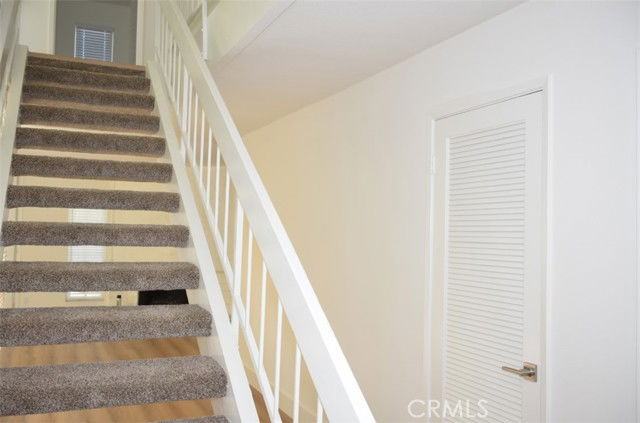 64 Oak Tree Ln - Photo 7 of 8