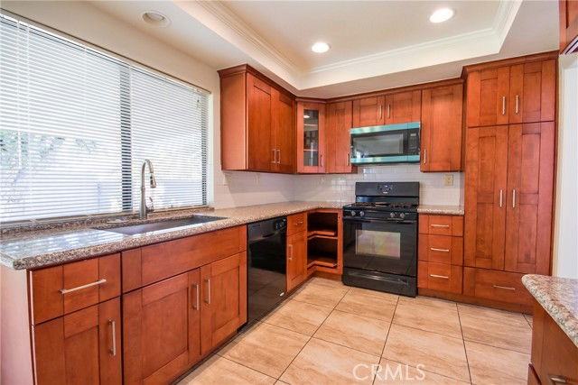 19541 Ditmar Ln - Photo 7 of 8