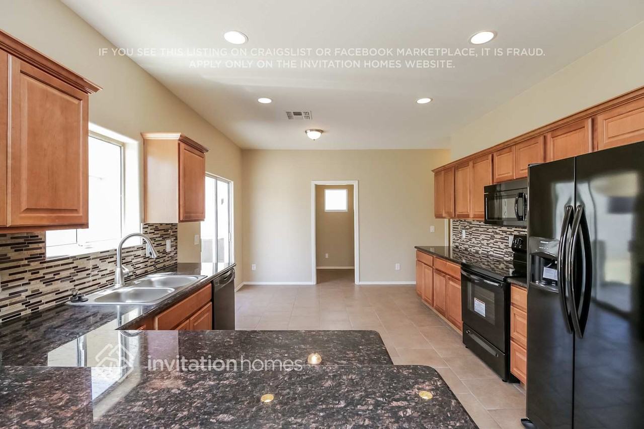 13207 W Crocus Dr - Photo 6 of 21