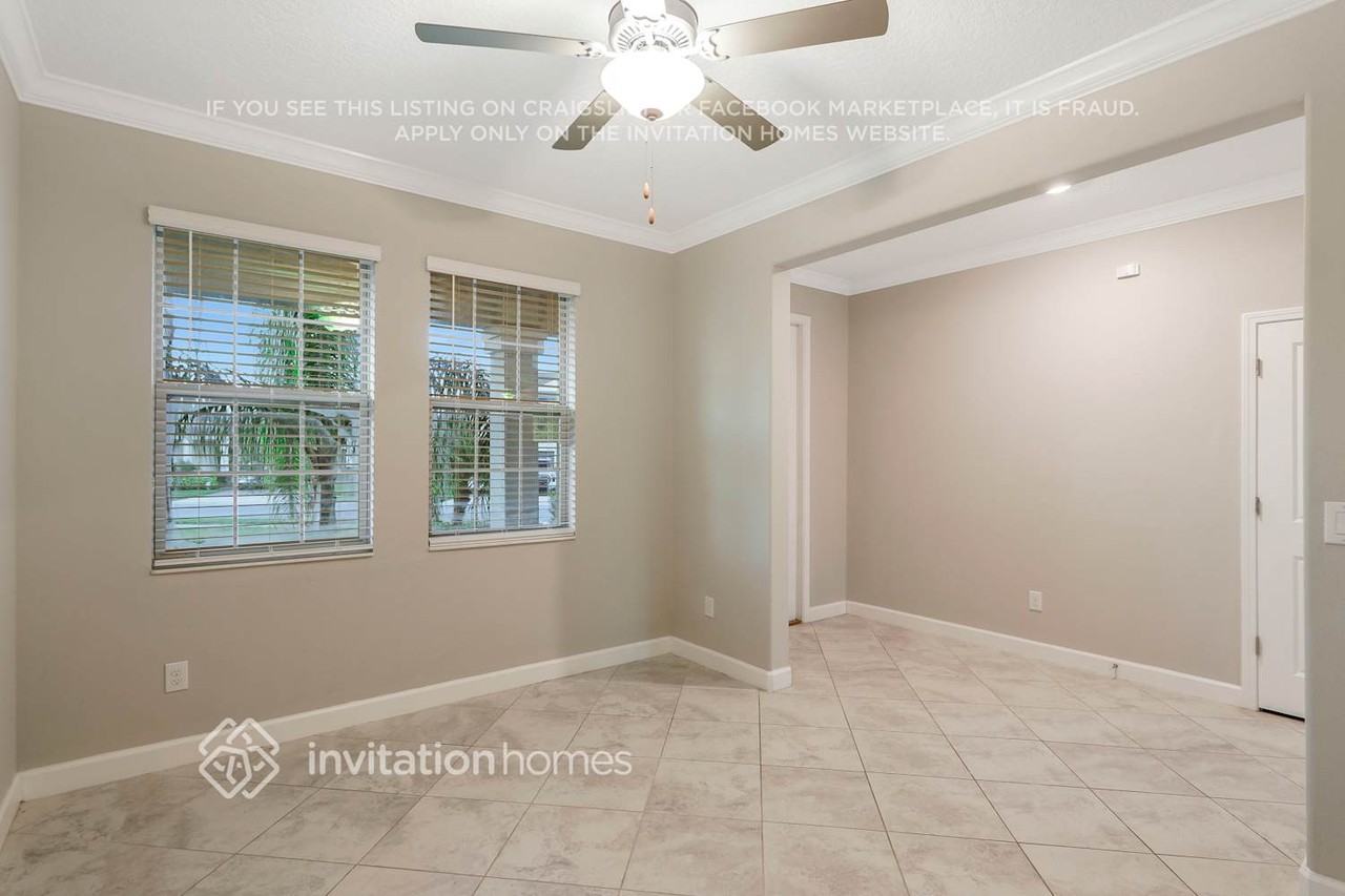 24860 Lambrusco Loop - Photo 3 of 30