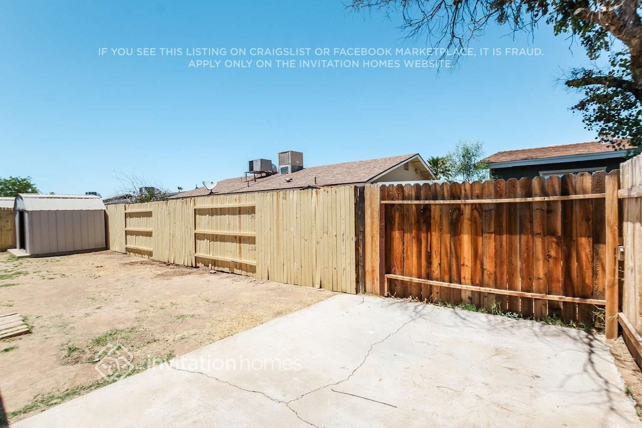 4422 W Sanna St - Photo 3 of 5