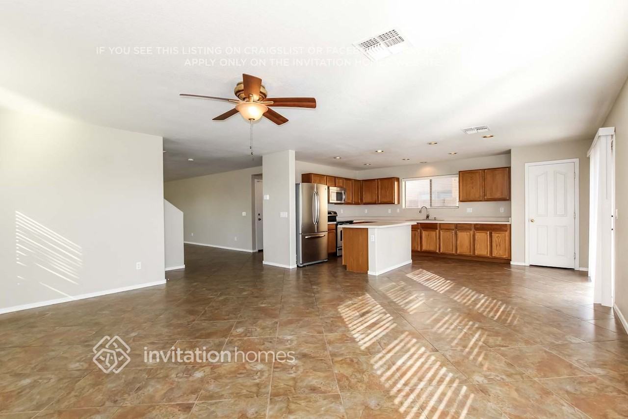 6419 W Seldon Ln - Photo 7 of 19