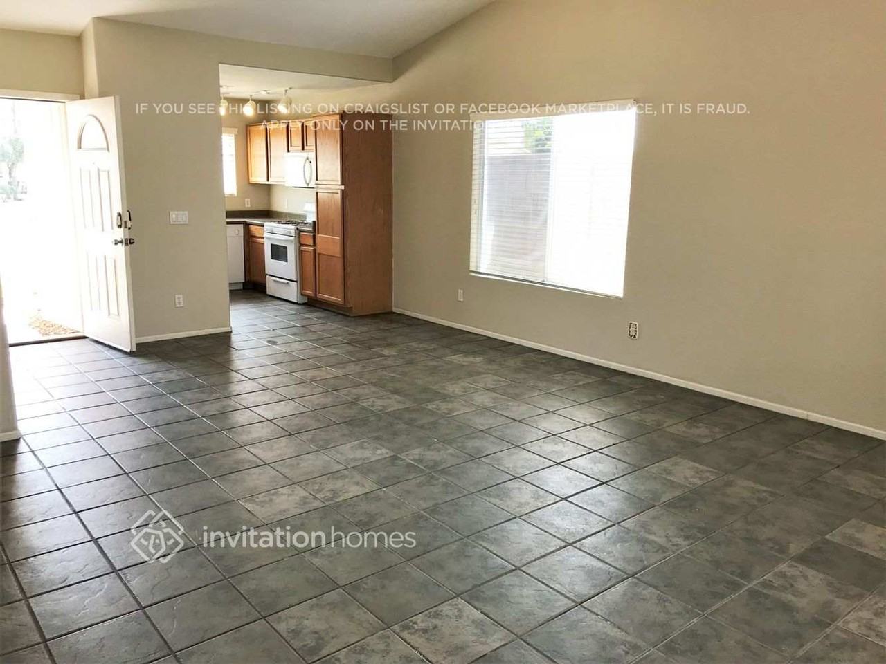 16160 W Lincoln St - Photo 3 of 11