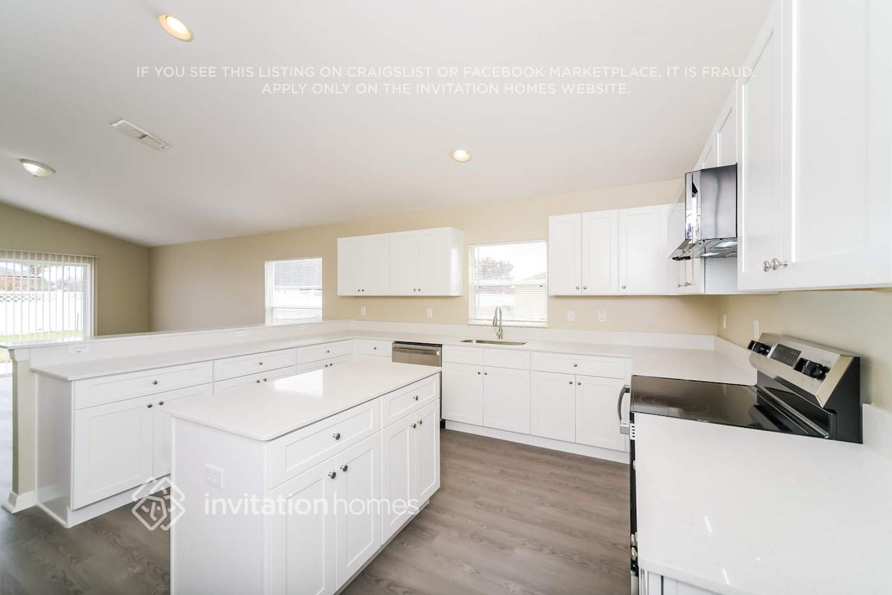 4610 Sandhurst St - Photo 6 of 17