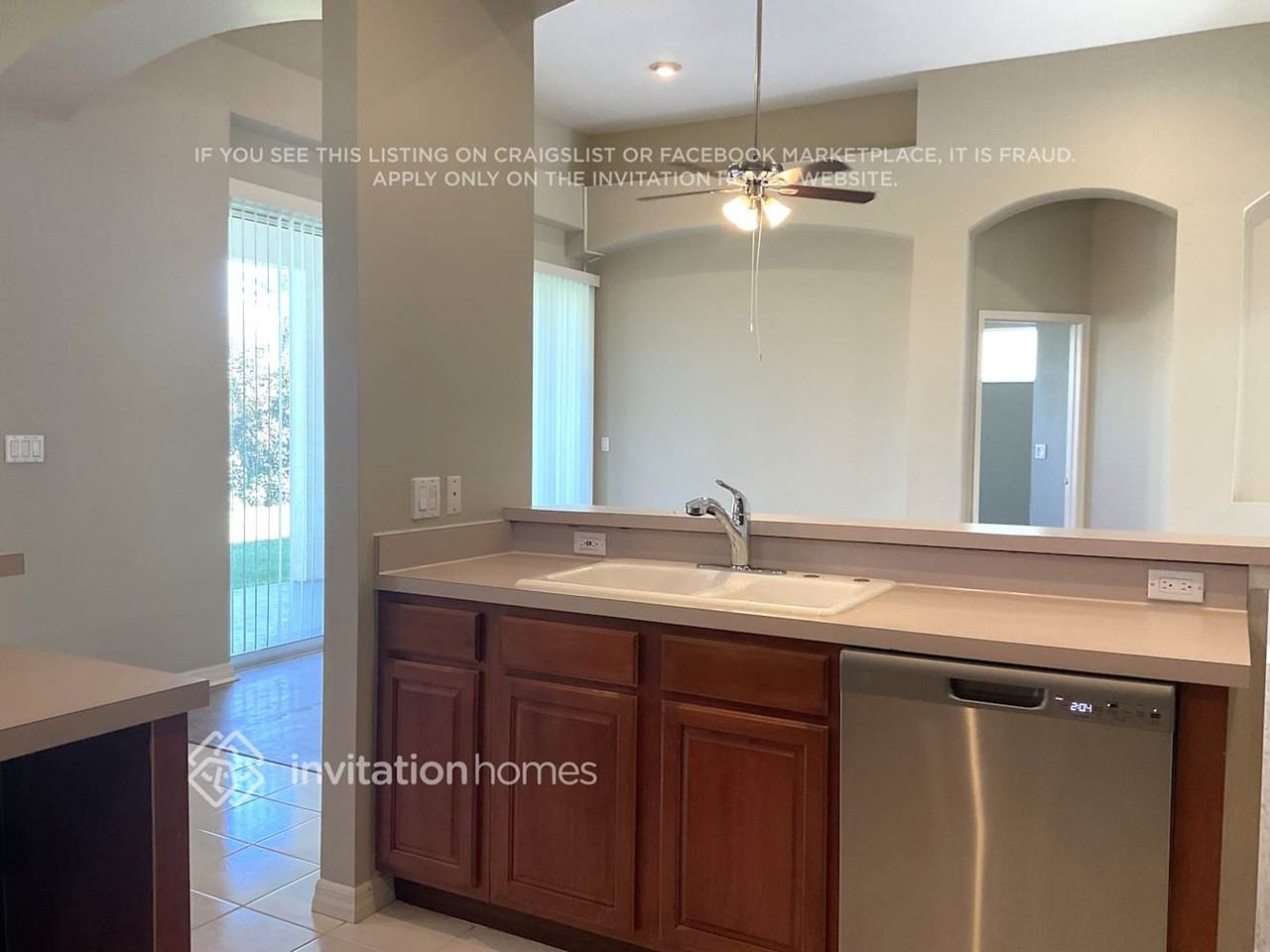 10401 Canary Isle Dr - Photo 5 of 17