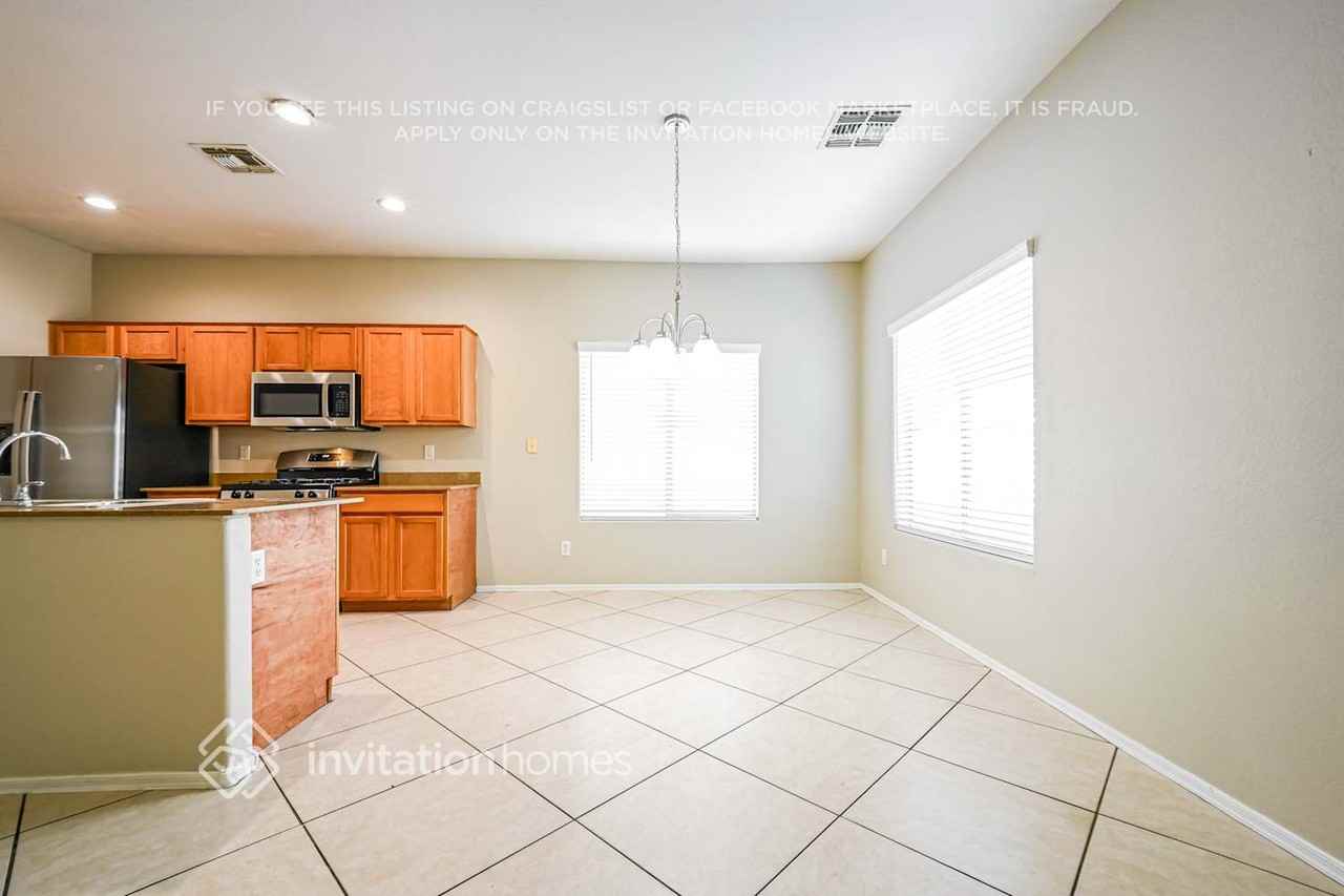 6342 W Cambridge Ave - Photo 3 of 17