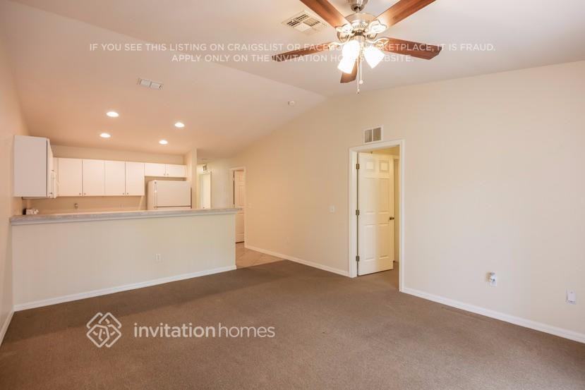 2422 Joe Ave S - Photo 4 of 23