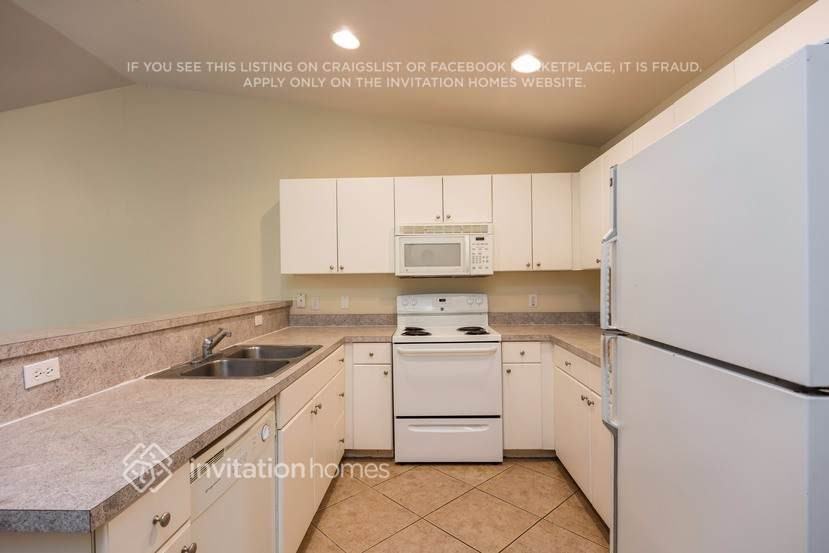 2422 Joe Ave S - Photo 7 of 23