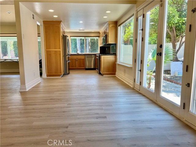 10401 Garden Grove Ave - Photo 3 of 8