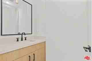 5841 Kester Ave - Photo 7 of 8