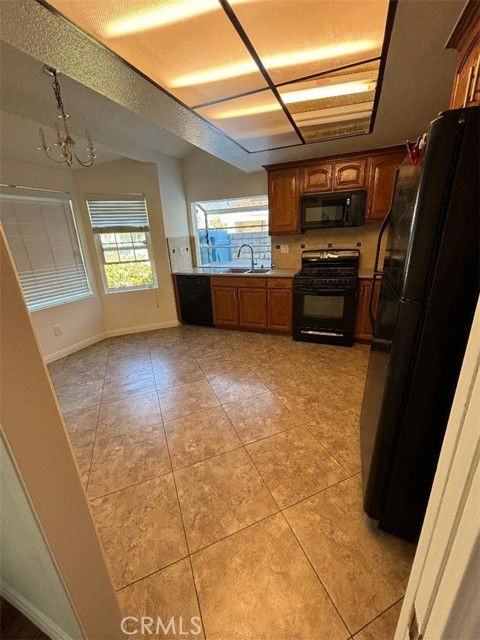 21730 Merridy St - Photo 2 of 8