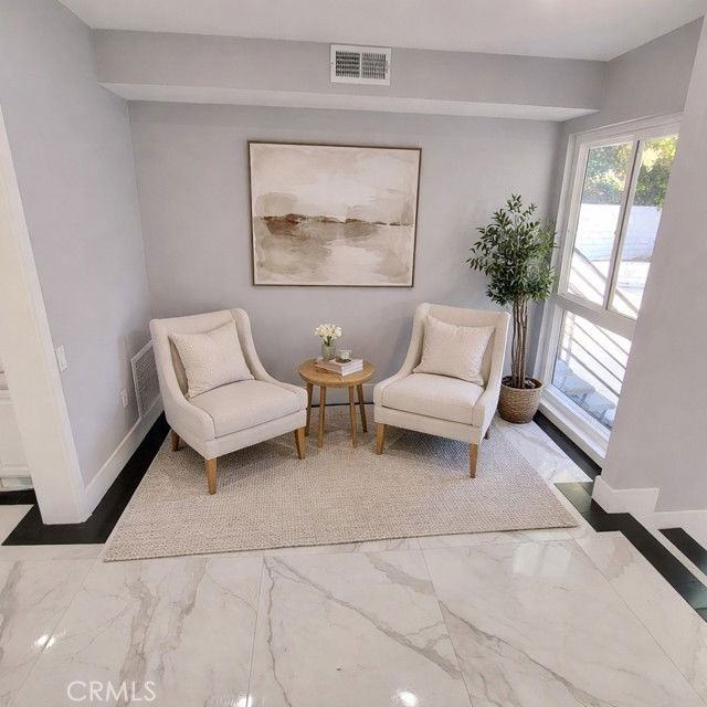 17148 Escalon Dr - Photo 6 of 8