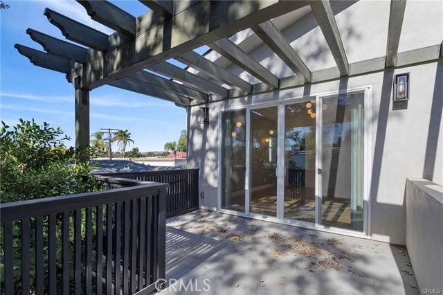 5537 Vanalden Ave - Photo 2 of 8