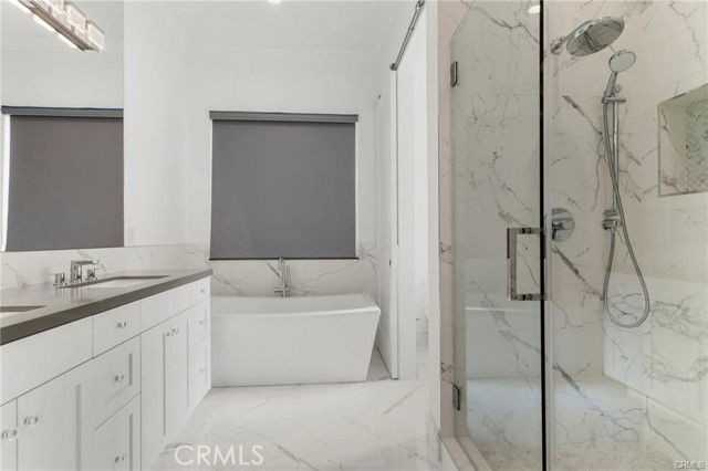 5537 Vanalden Ave - Photo 3 of 8