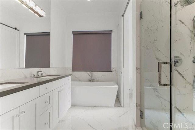 5537 Vanalden Ave - Photo 6 of 8