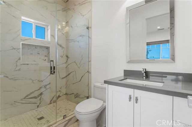 5537 Vanalden Ave - Photo 7 of 8