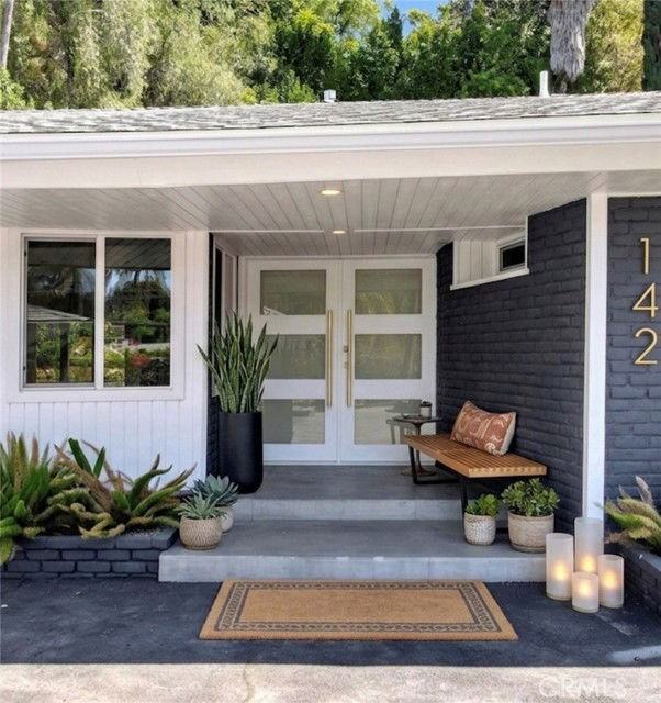 4450 Hayvenhurst Ave - Photo 5 of 8