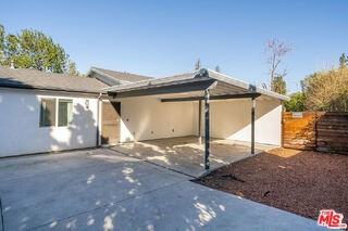 5202 Topeka Dr - Photo 4 of 8