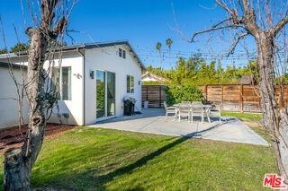 5202 Topeka Dr - Photo 5 of 8