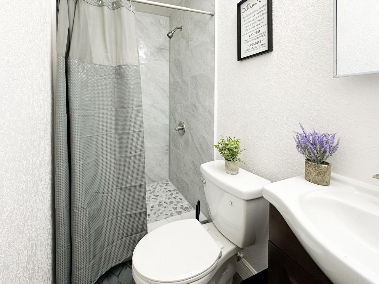 N Orangeview Ave - Photo 2 of 9