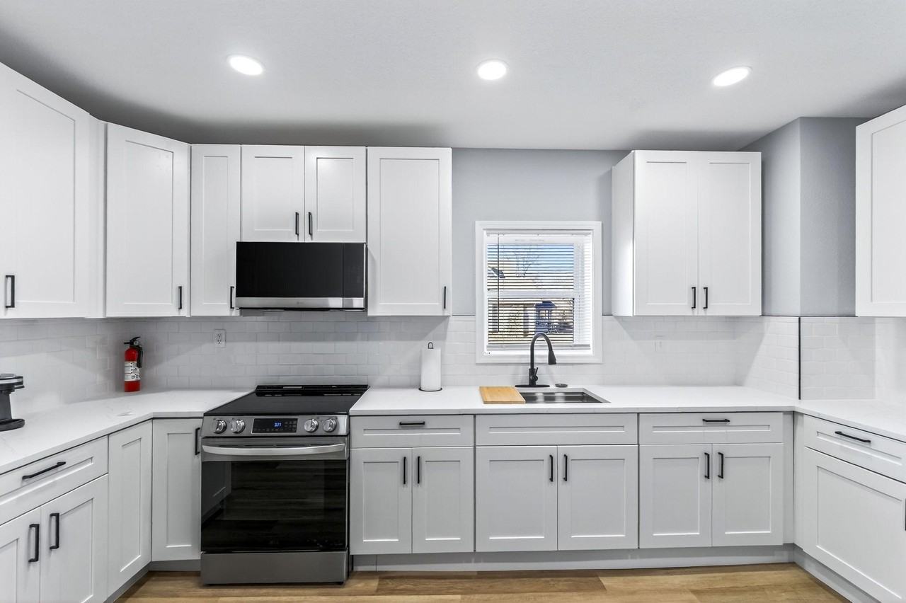 S Benton Ave - Photo 3 of 31