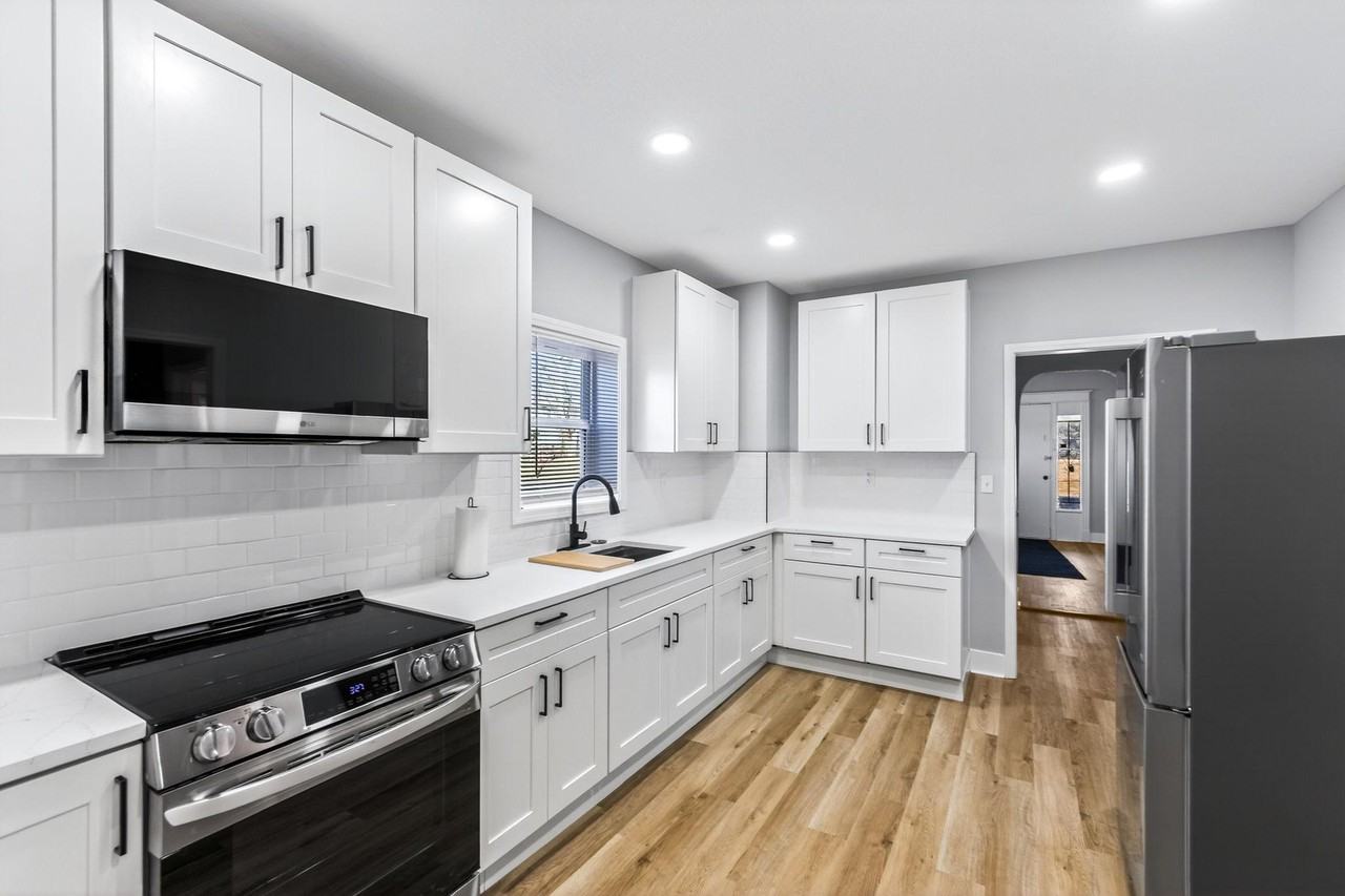 S Benton Ave - Photo 5 of 31