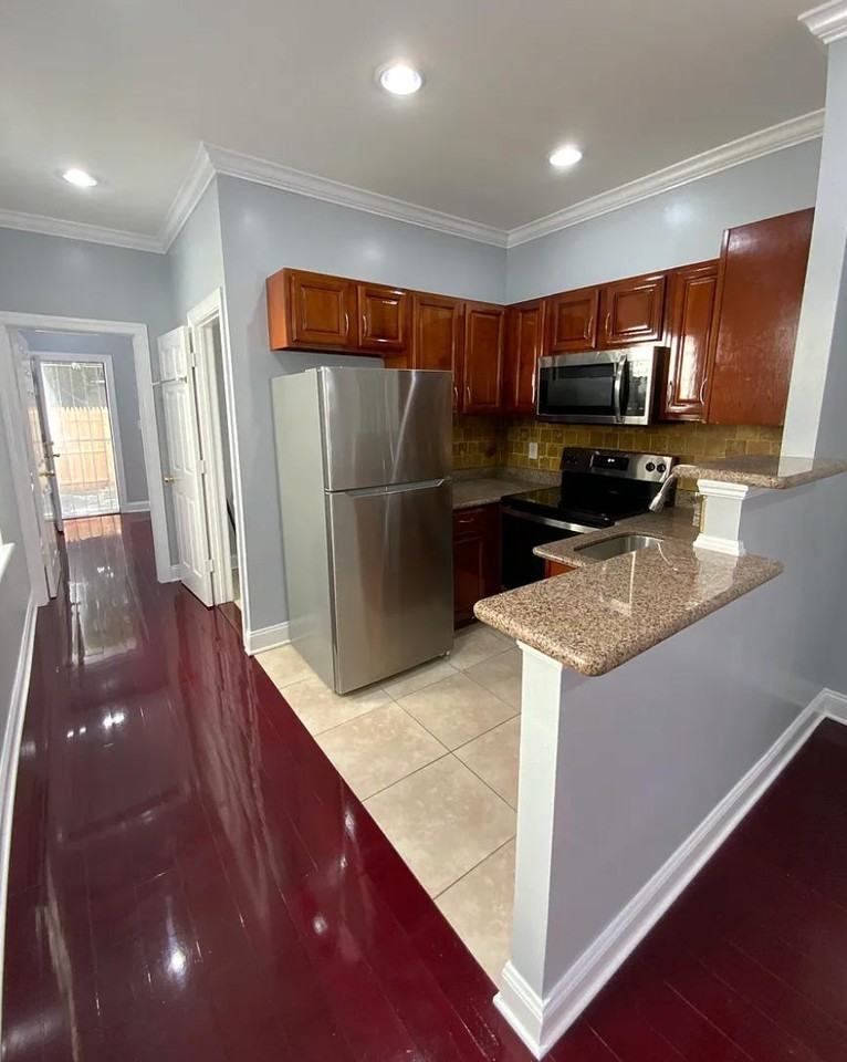 N 18th St - Photo 3 of 13