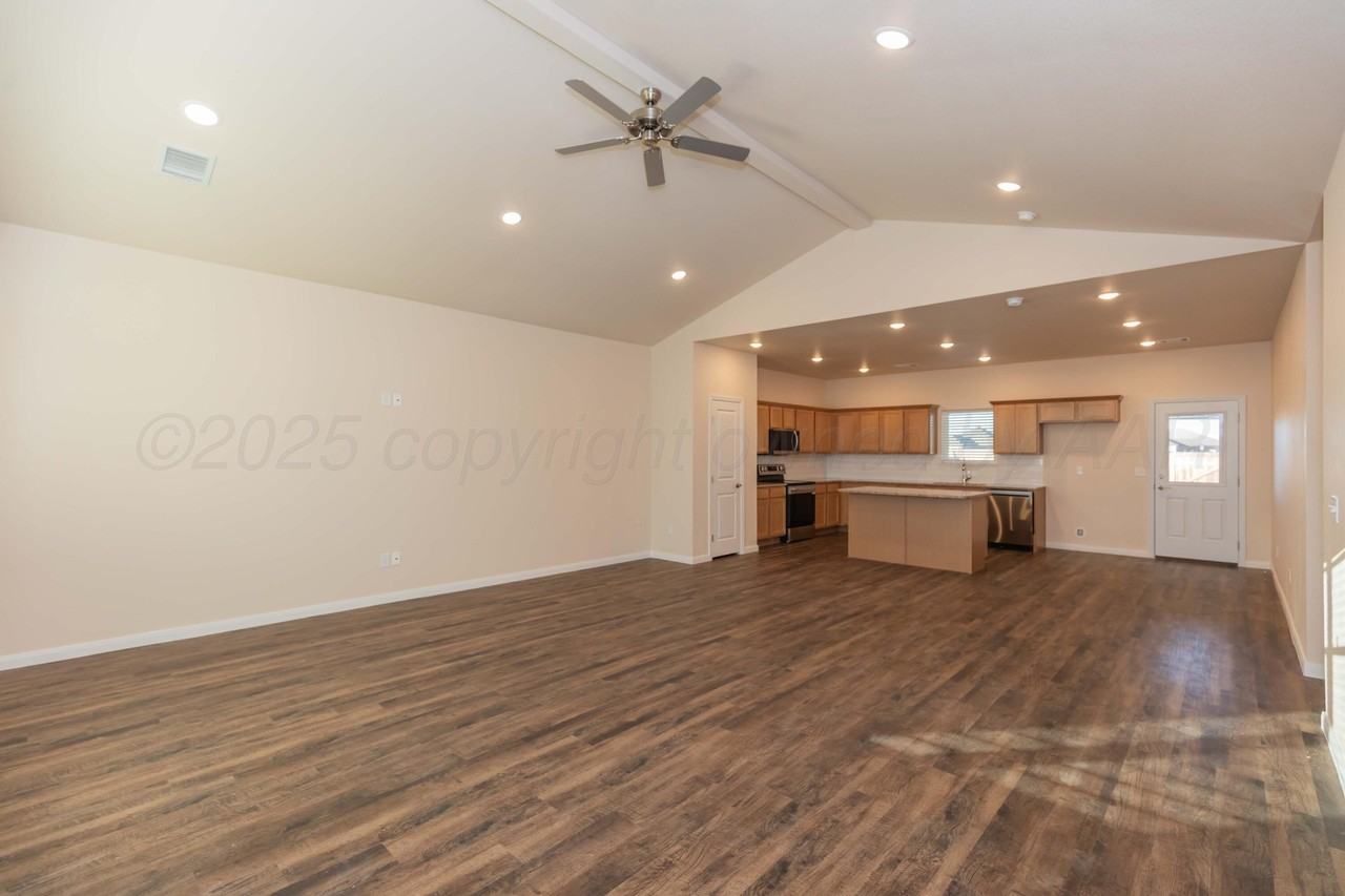 7605 Beck Dr - Photo 5 of 27