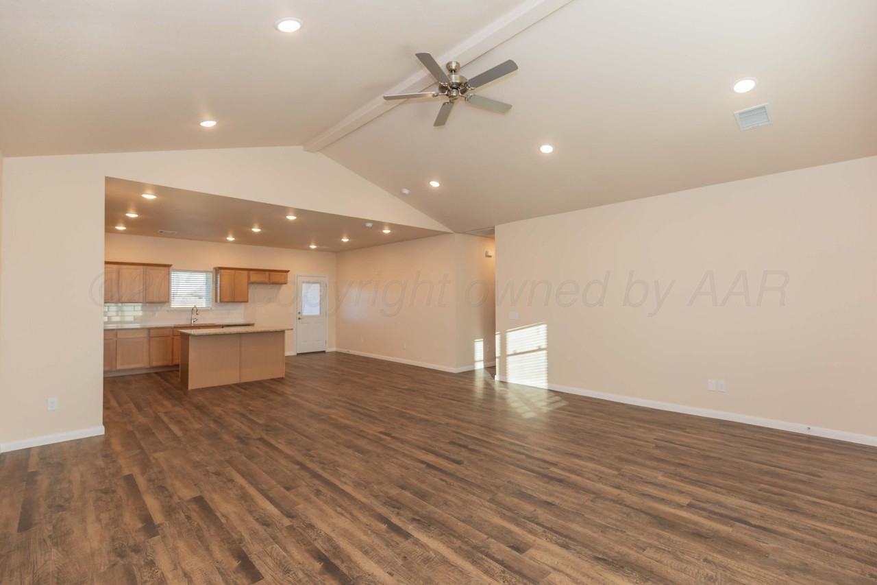 7605 Beck Dr - Photo 6 of 27