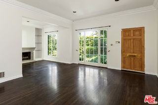 403 S Bedford Dr - Photo 2 of 8