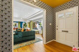 2867 N Beachwood Dr - Photo 4 of 8