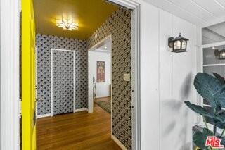 2867 N Beachwood Dr - Photo 5 of 8