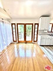 9012 Phyllis Ave - Photo 4 of 8