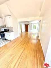 9012 Phyllis Ave - Photo 5 of 8