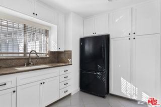 824 S Shenandoah St #2 - Photo 6 of 8