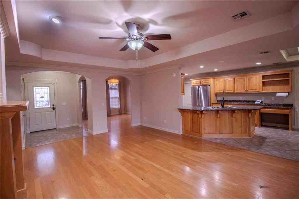 202 Dawn Dr - Photo 7 of 40