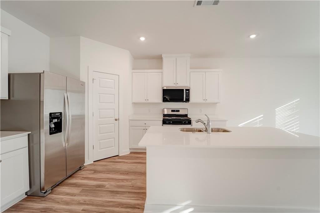 139 S Maroon Ave - Photo 5 of 18