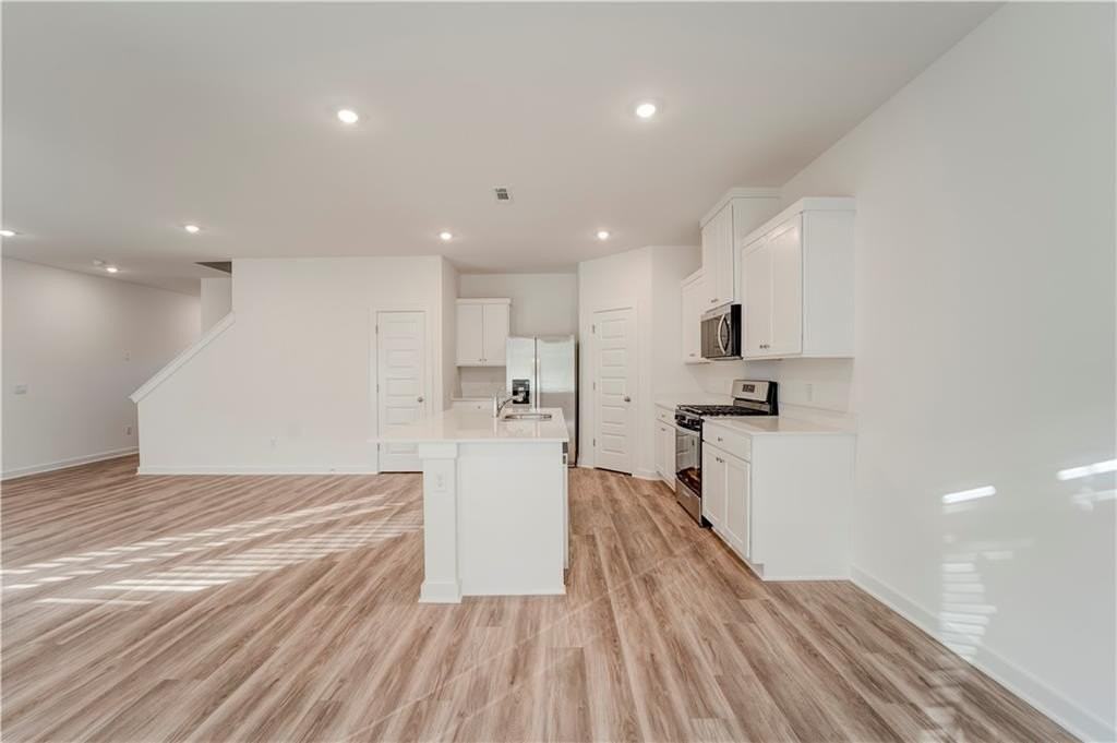 139 S Maroon Ave - Photo 7 of 18