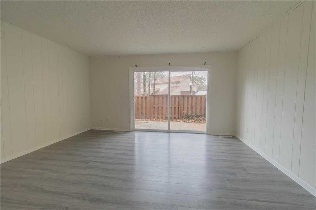 14 Britten Cir - Photo 2 of 13