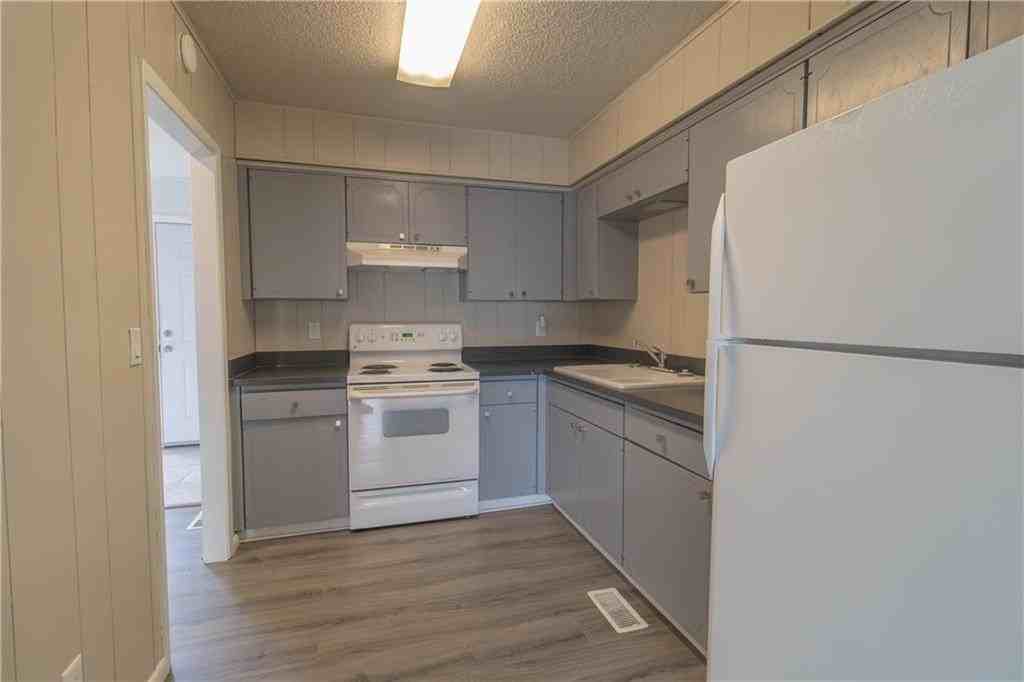 14 Britten Cir - Photo 3 of 13