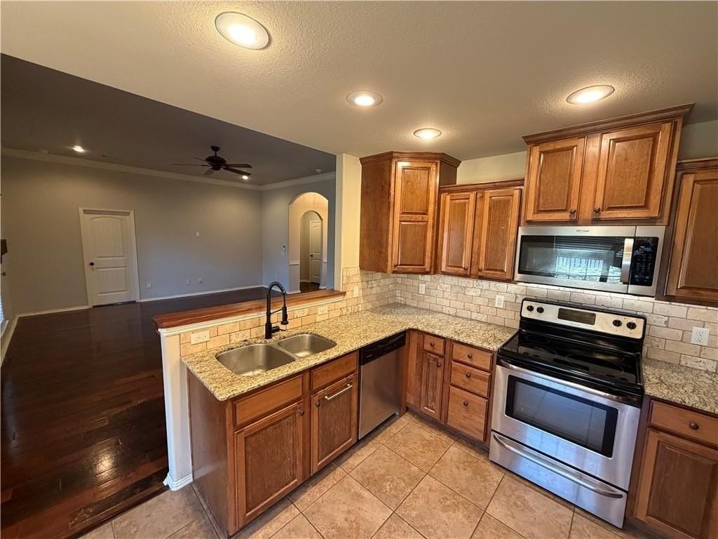 3302 Sw Briar Creek Ave - Photo 5 of 25