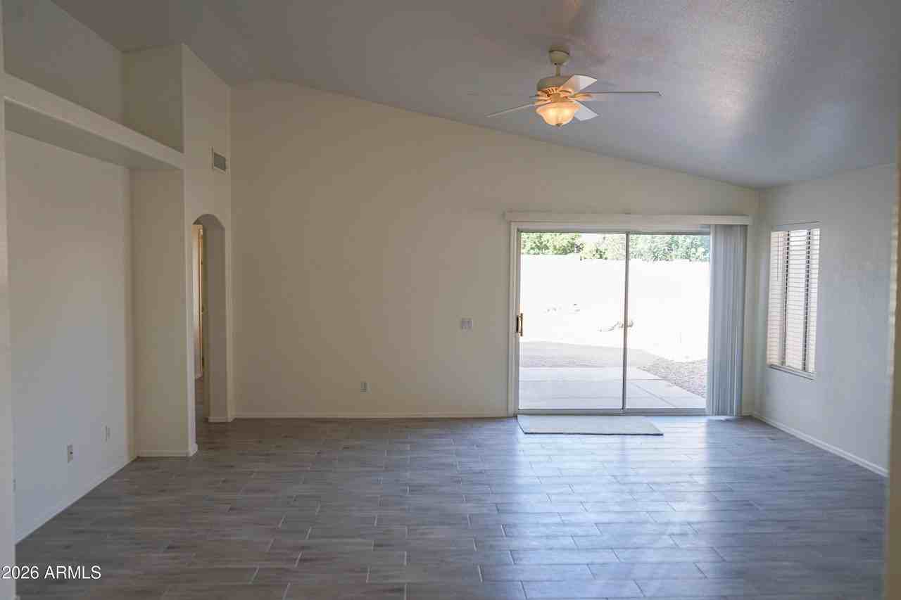 778 E Park Ave - Photo 7 of 36