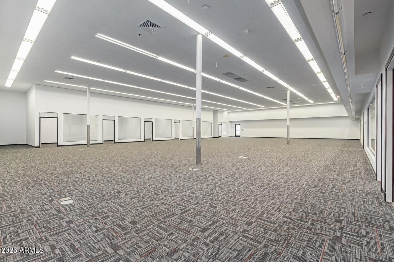 6739 W Cactus Rd - Photo 5 of 47