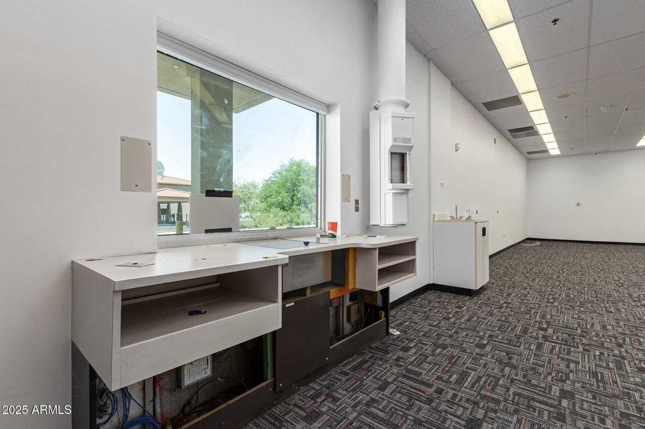 6739 W Cactus Rd - Photo 6 of 47