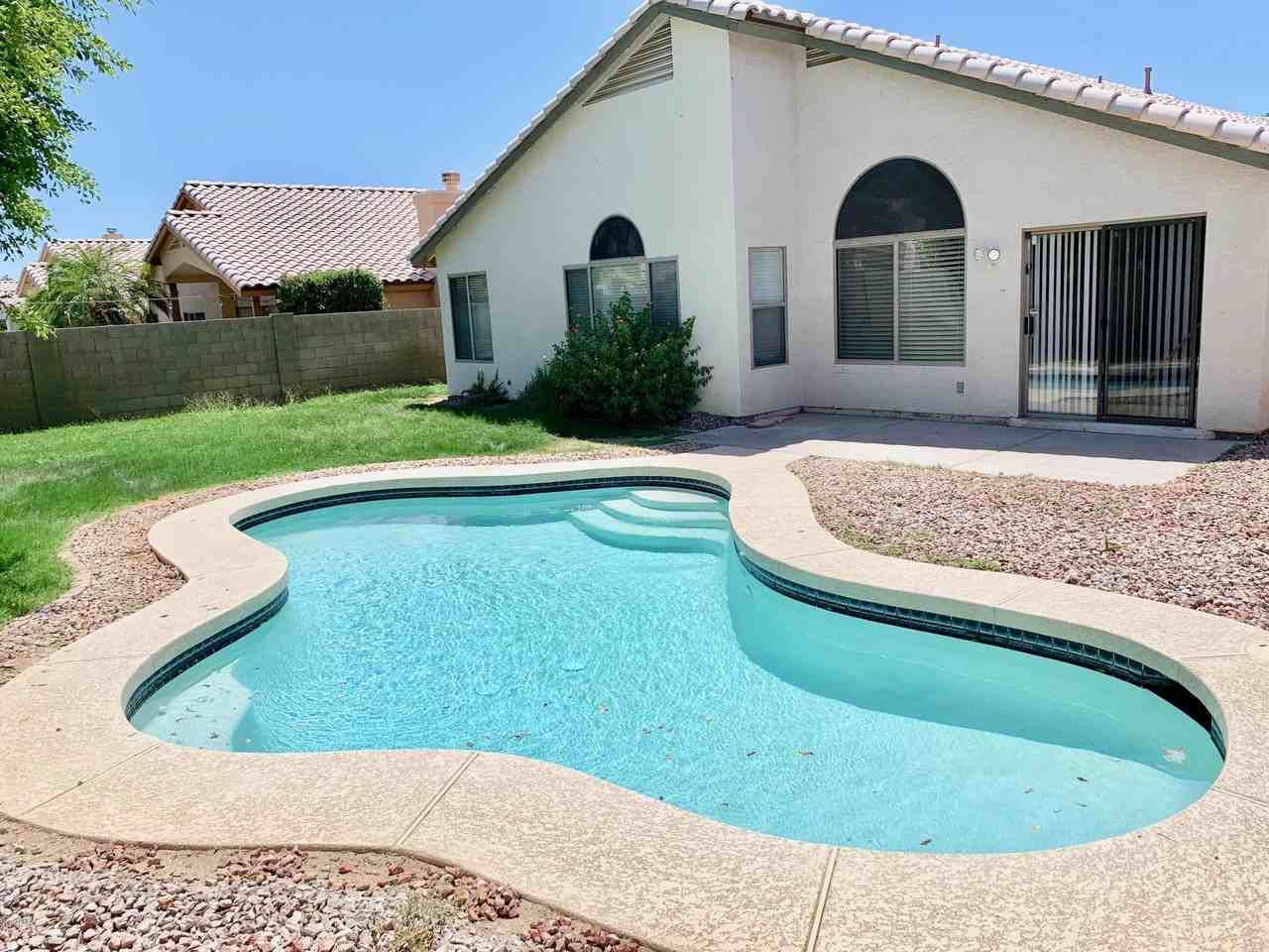 16423 N 39th St - Photo 2 of 23