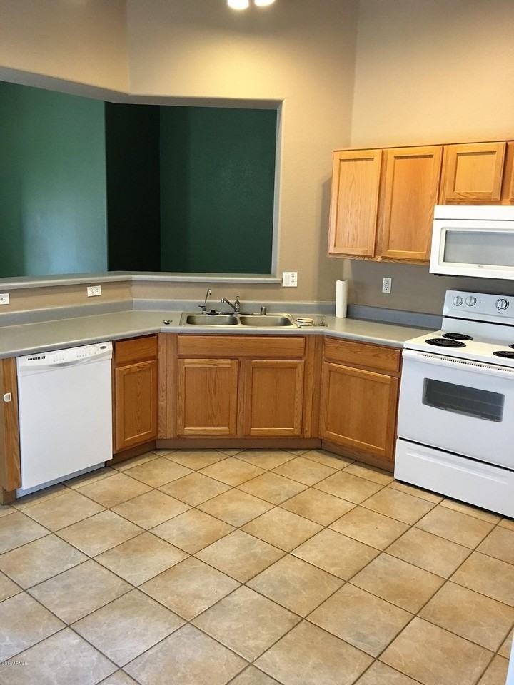 3119 N 130th Ln - Photo 3 of 17