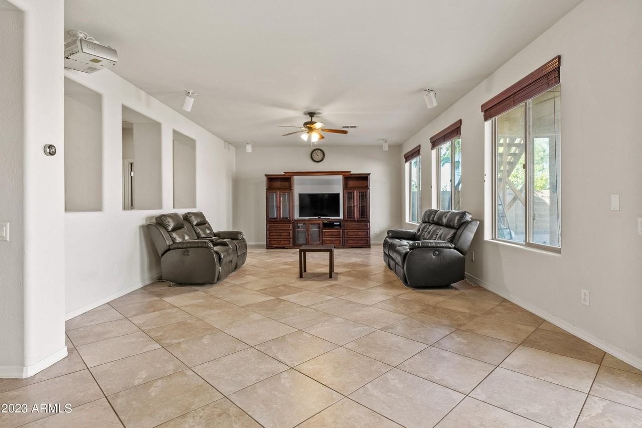 5224 W Bent Tree Dr - Photo 6 of 42